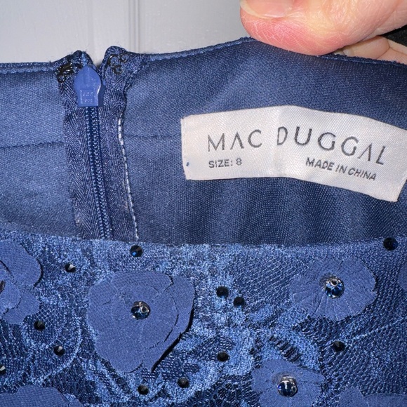 Elegant Navy Lace Evening Gown - Picture 7 of 10